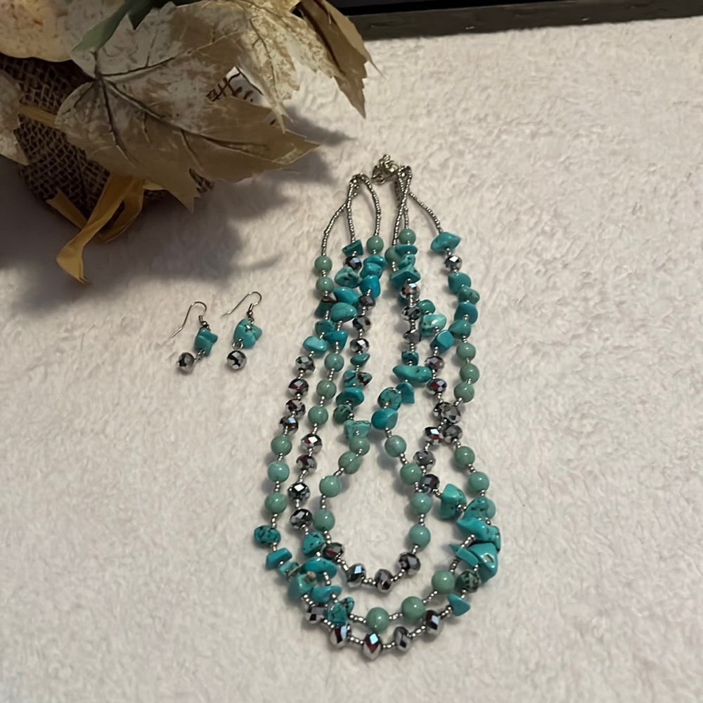 Beautiful Necklace and Earring Set